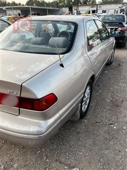 تۆیۆتا کامری